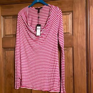 BCBG med light weight top